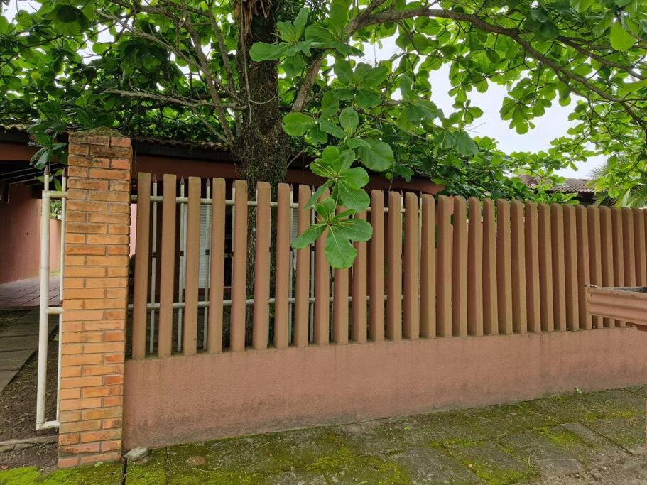 Quarto Para Quatro Pessoas A Duas Quadras Da Praia - Balneario Saint Etienne - Matinhos Ngoại thất bức ảnh